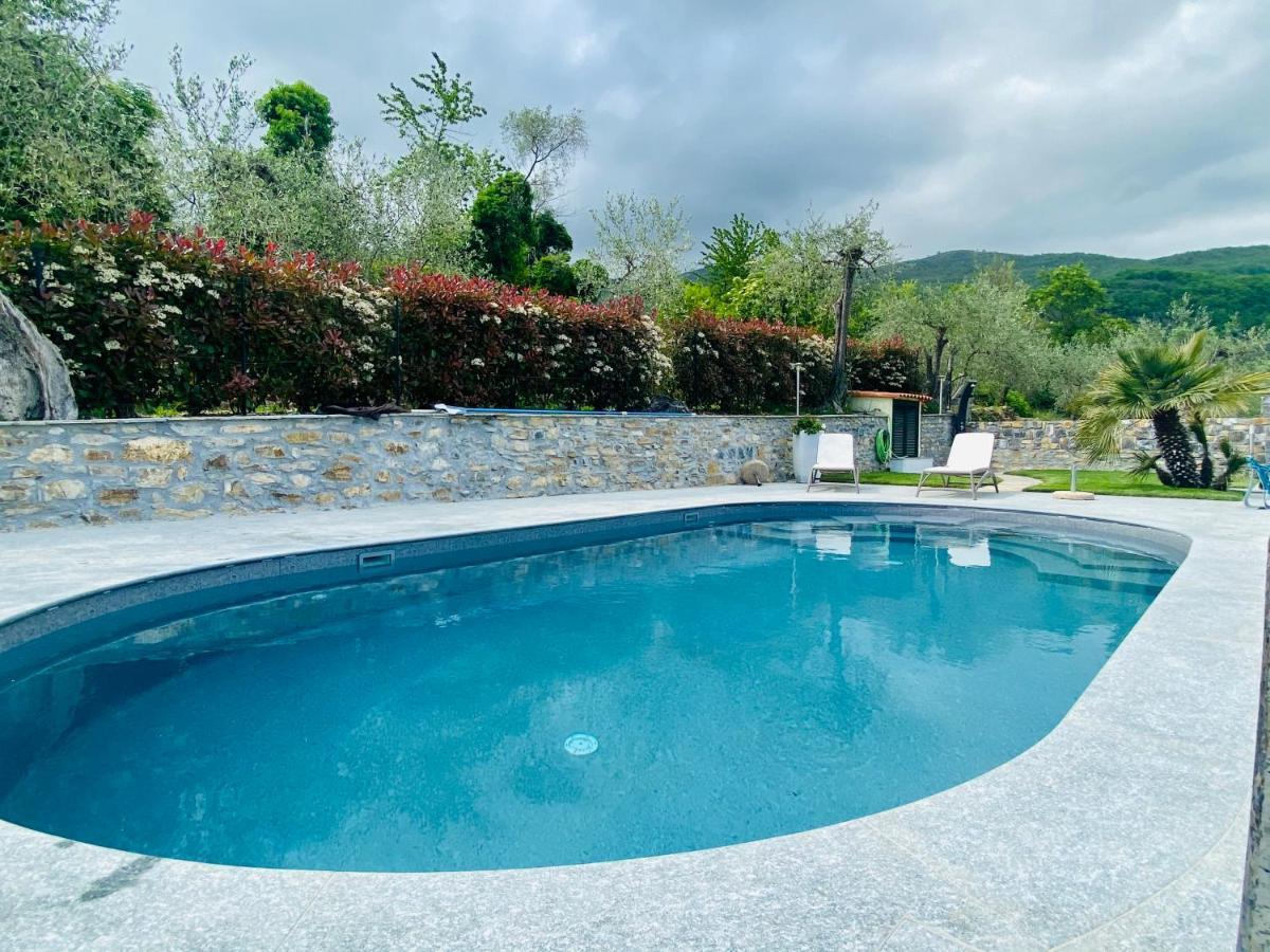Casa Vacanze Gli Ulivi Borgomaro Екстериор снимка