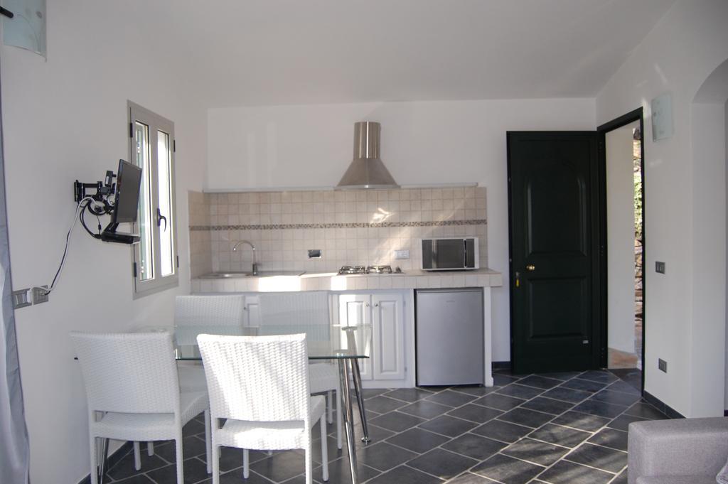 Casa Vacanze Gli Ulivi Borgomaro Стая снимка
