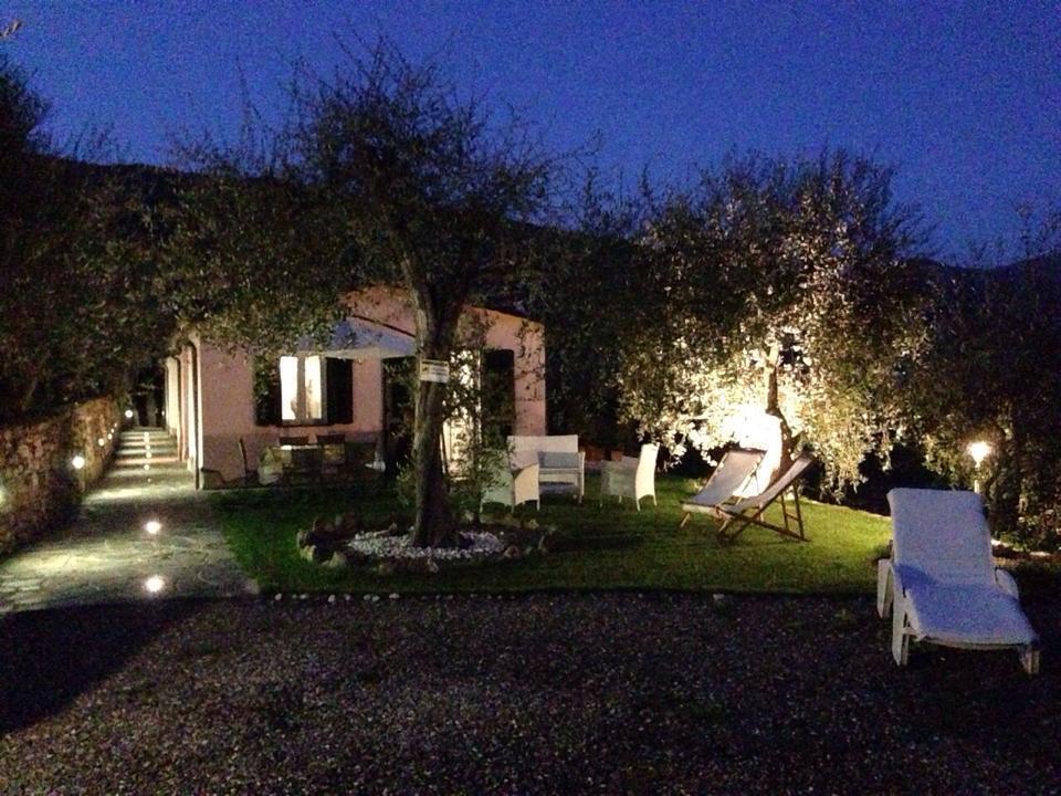 Casa Vacanze Gli Ulivi Borgomaro Стая снимка