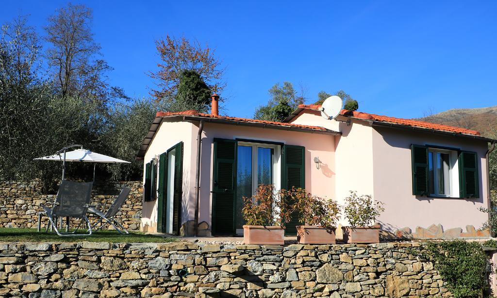Casa Vacanze Gli Ulivi Borgomaro Екстериор снимка