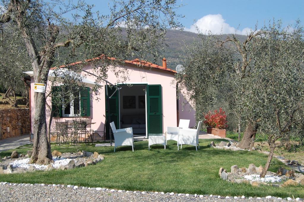 Casa Vacanze Gli Ulivi Borgomaro Стая снимка