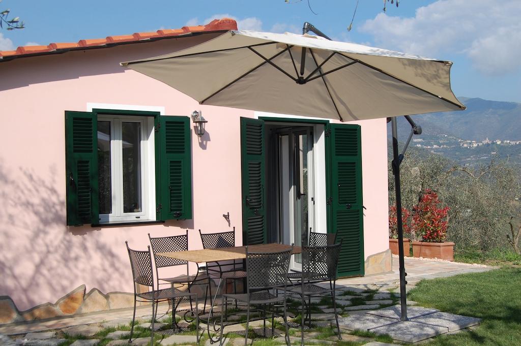 Casa Vacanze Gli Ulivi Borgomaro Стая снимка